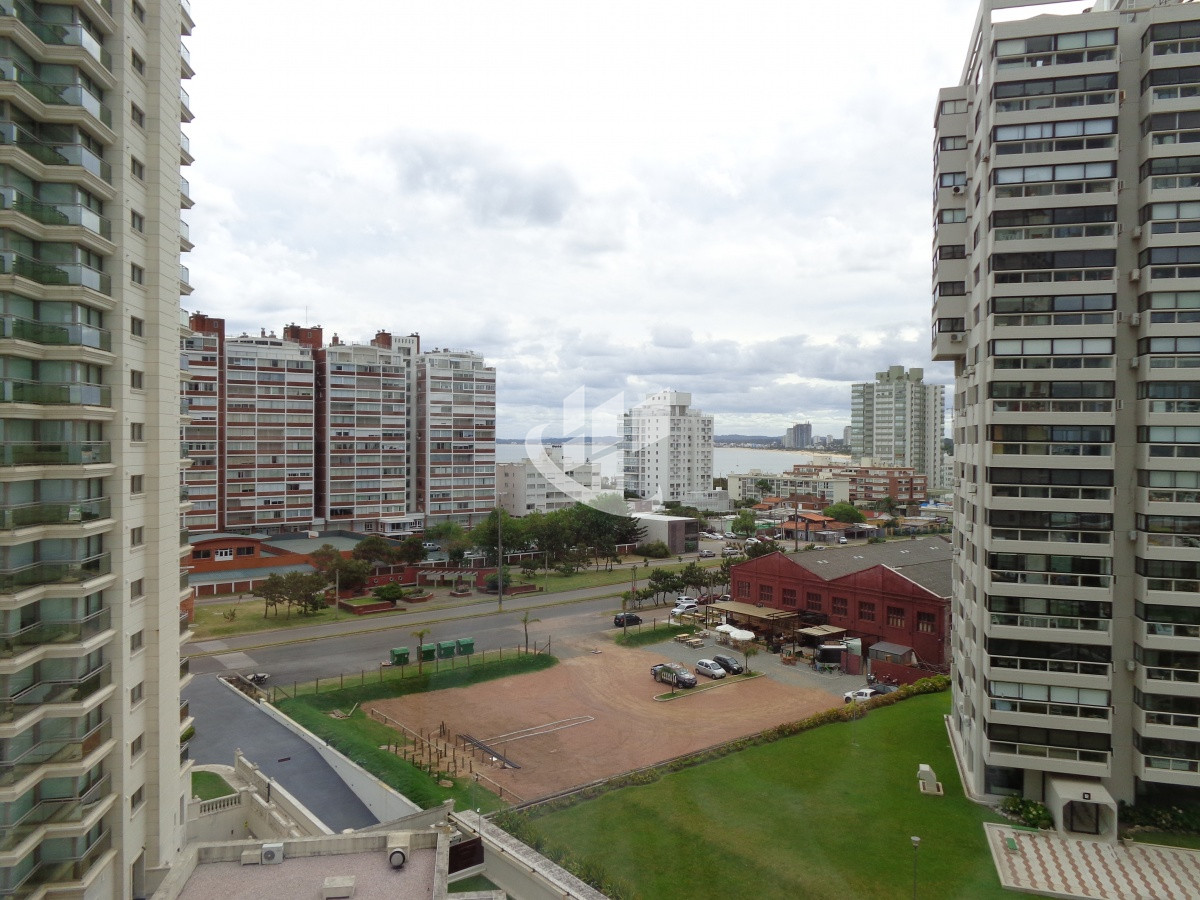 Apartamento ID.1400 - PUNTA DEL ESTE IMPERIALE FRENTE AL MAR! 3 DORMITORIOS 