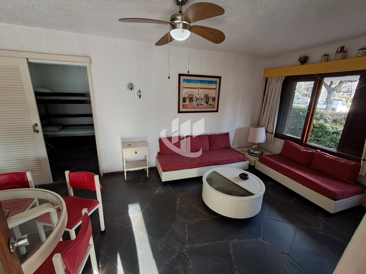 Apartamento ID.1387 - PUNTA DEL ESTE SOBRE AV ROOSEVELT 1 DORMITORIO Y MEDIO PARRILLERO VENTA