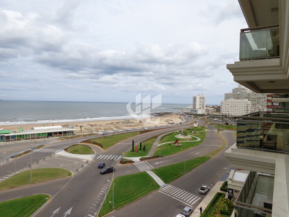 Apartamento ID.1400 - PUNTA DEL ESTE IMPERIALE FRENTE AL MAR! 3 DORMITORIOS 