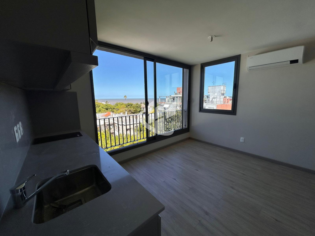 Apartamento ID.2517 - Venta Apartamento 1 Dormitorio con Balcón y Vista a la Rambla, Buceo