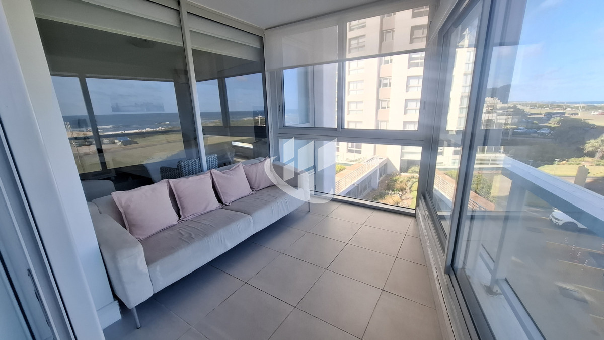 Apartamento ID.2434 - Alquiler invernal, 3 dormitorios y dependencia, Brava, Primera linea, Punta del Este