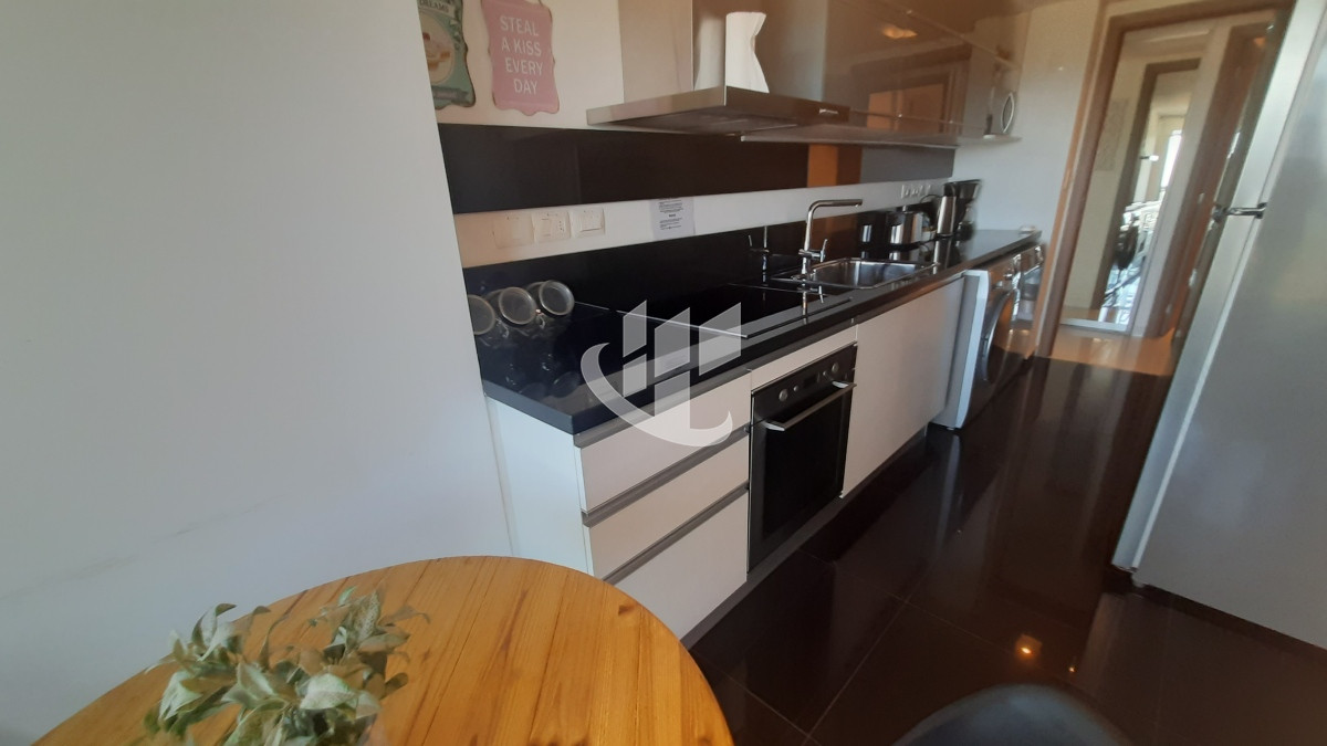 Apartamento ID.896 - Alquiler temporario, 2 dormitorios mas dependencia, piso alto, vista, Brava, Punta del Este.