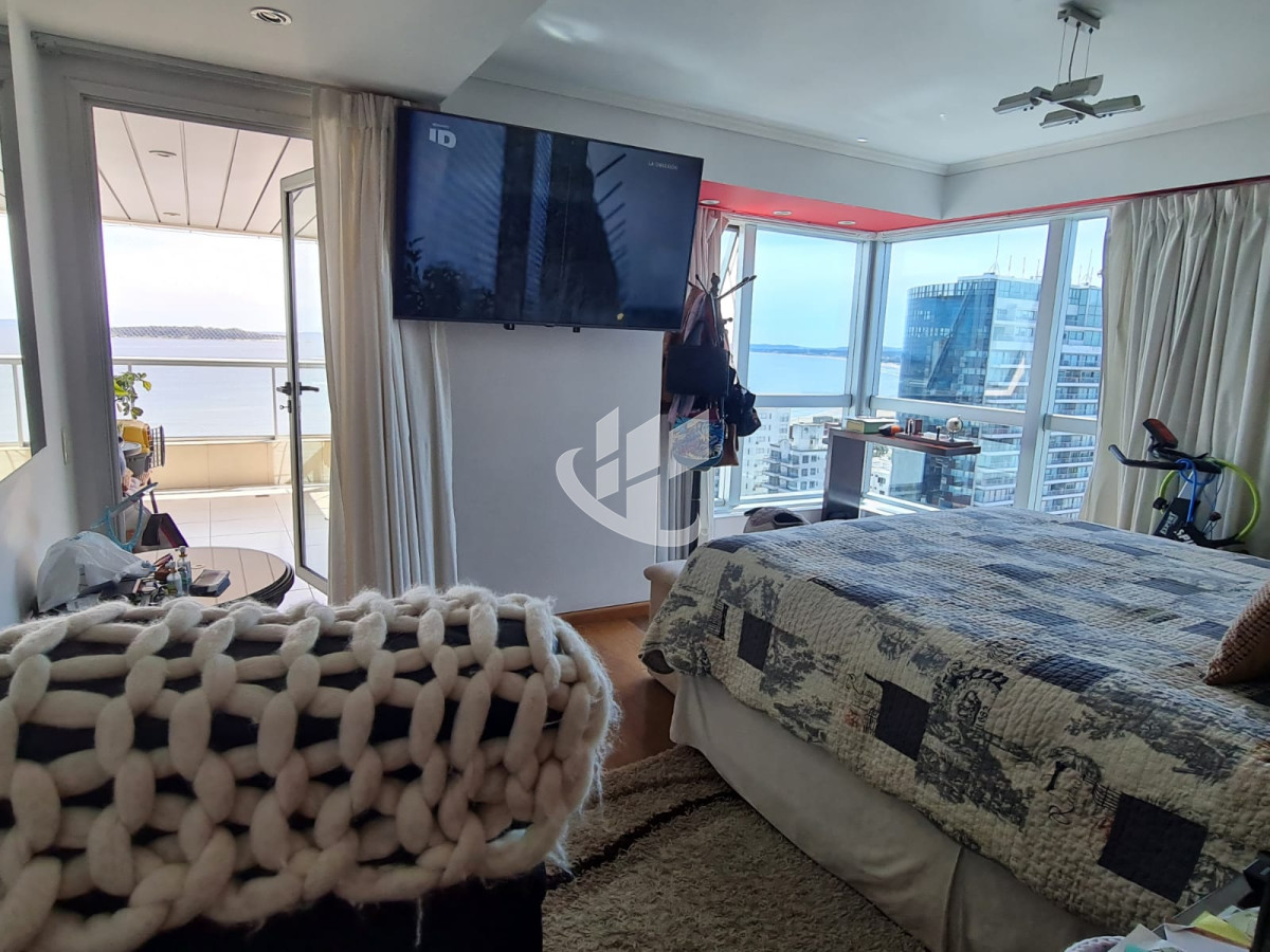 Apartamento ID.2013 - PUNTA DEL ESTE MANSA APTO 3 SUITES BALCON CON PARRILLERO EXCELENTE VISTA Y AMENITIES!