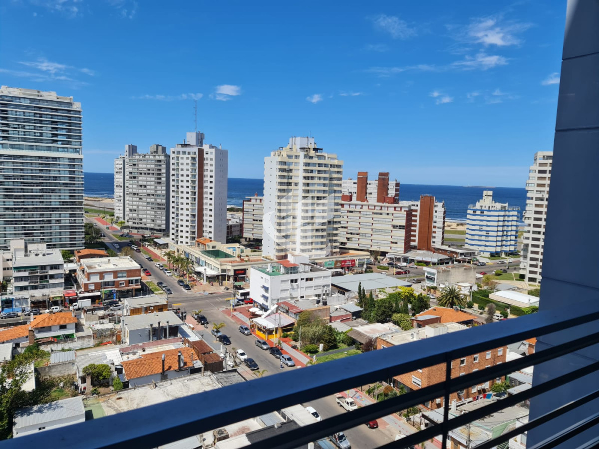 Apartamento ID.2013 - PUNTA DEL ESTE MANSA APTO 3 SUITES BALCON CON PARRILLERO EXCELENTE VISTA Y AMENITIES!