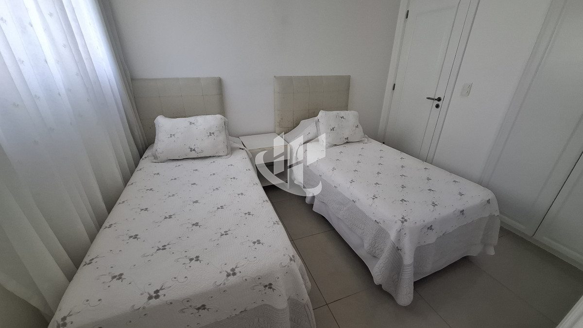 Apartamento ID.2038 - Venta apartamento 3 suites y dep completa, primera línea Brava, Punta del Este
