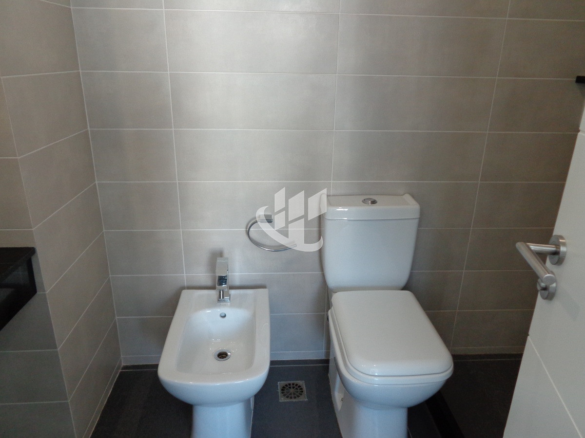 Apartamento ID.2335 - PUNTA DEL ESTE PENINSULA EDIFICIO MODERNO CON AMENITIES 2 DORMITORIOS 2 BAÑOS GARAGE