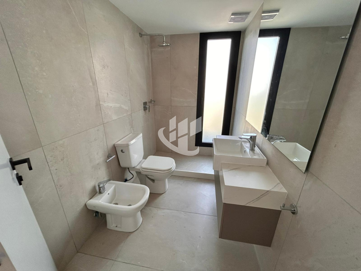 Apartamento ID.2258 - Alquiler 2 Dormitorios Barra de Carrasco, Garaje, Piscina, Frente a la Rambla