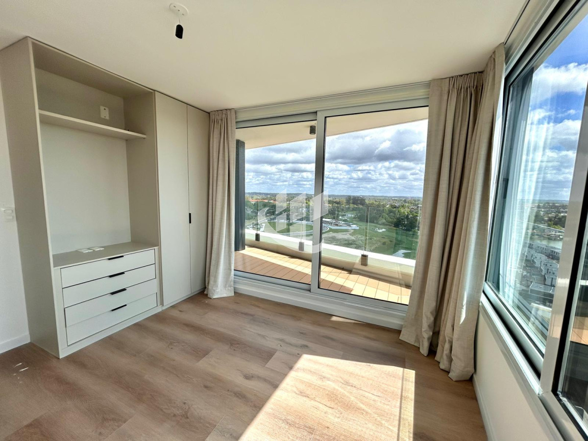 Apartamento ID.2240 - Venta Apartamento 3 Dormitorios con Garaje Doble en Parque Miramar - Orientación Norte