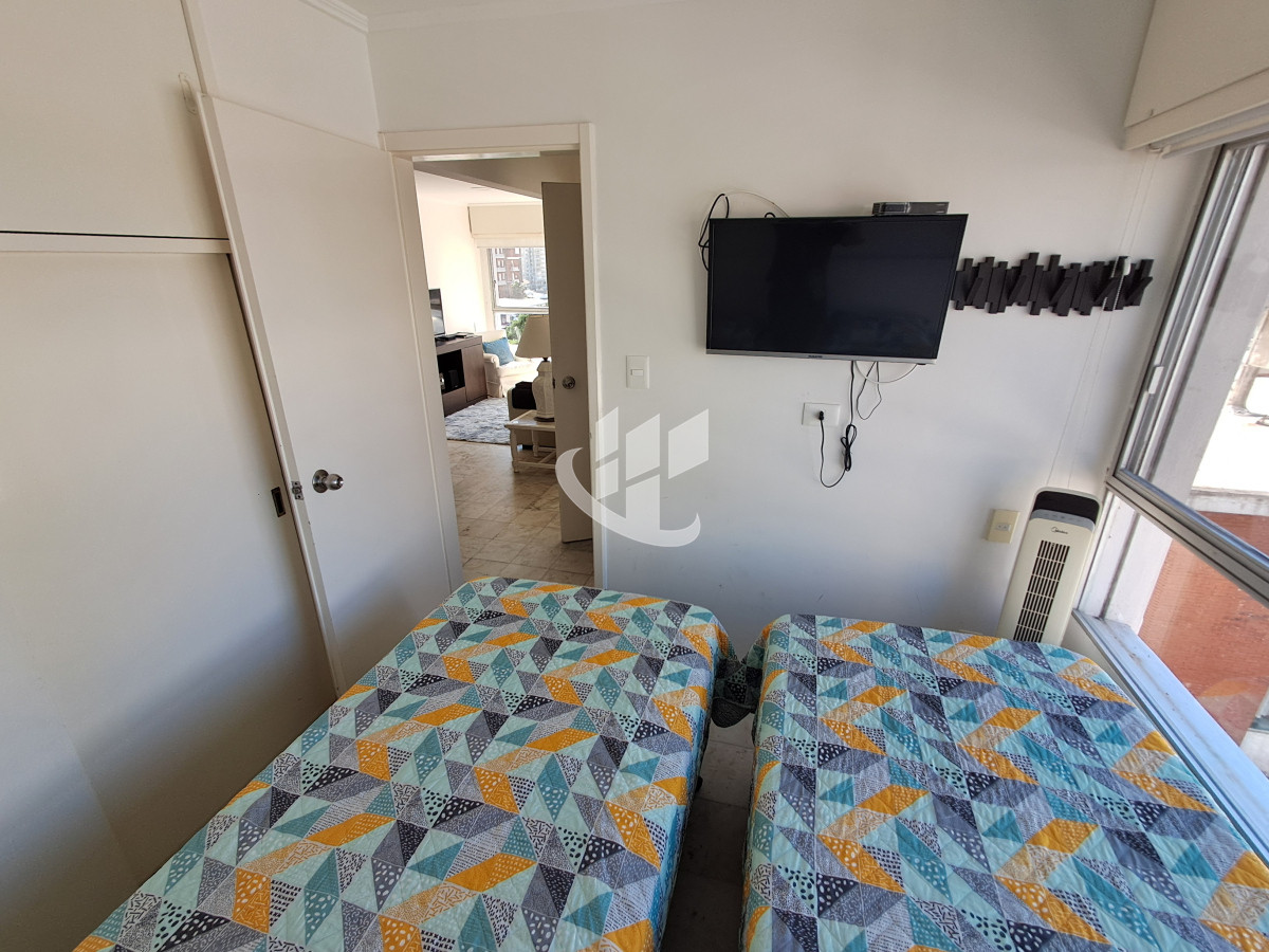 Apartamento ID.1784 - PUNTA DEL ESTE PENINSULA 2 DORMITORIOS ALQUILER ANUAL