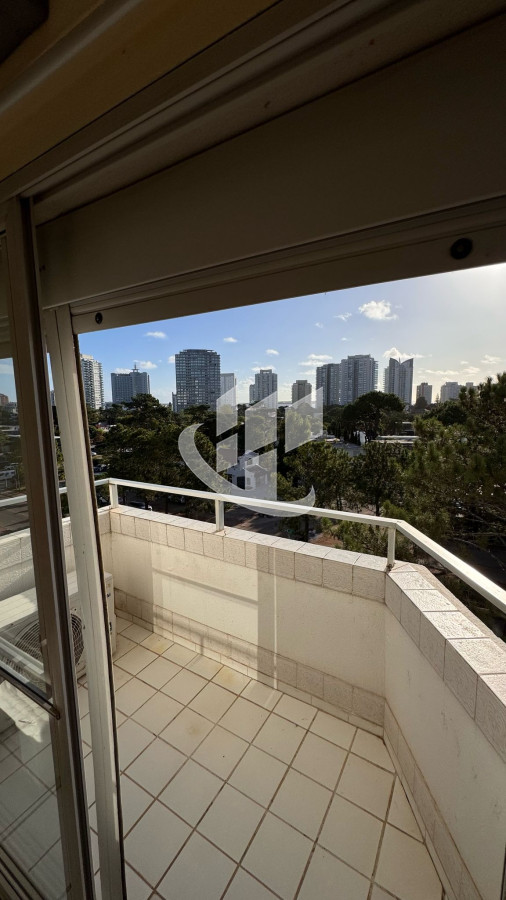 Apartamento ID.1724 - Alquiler  Anual.