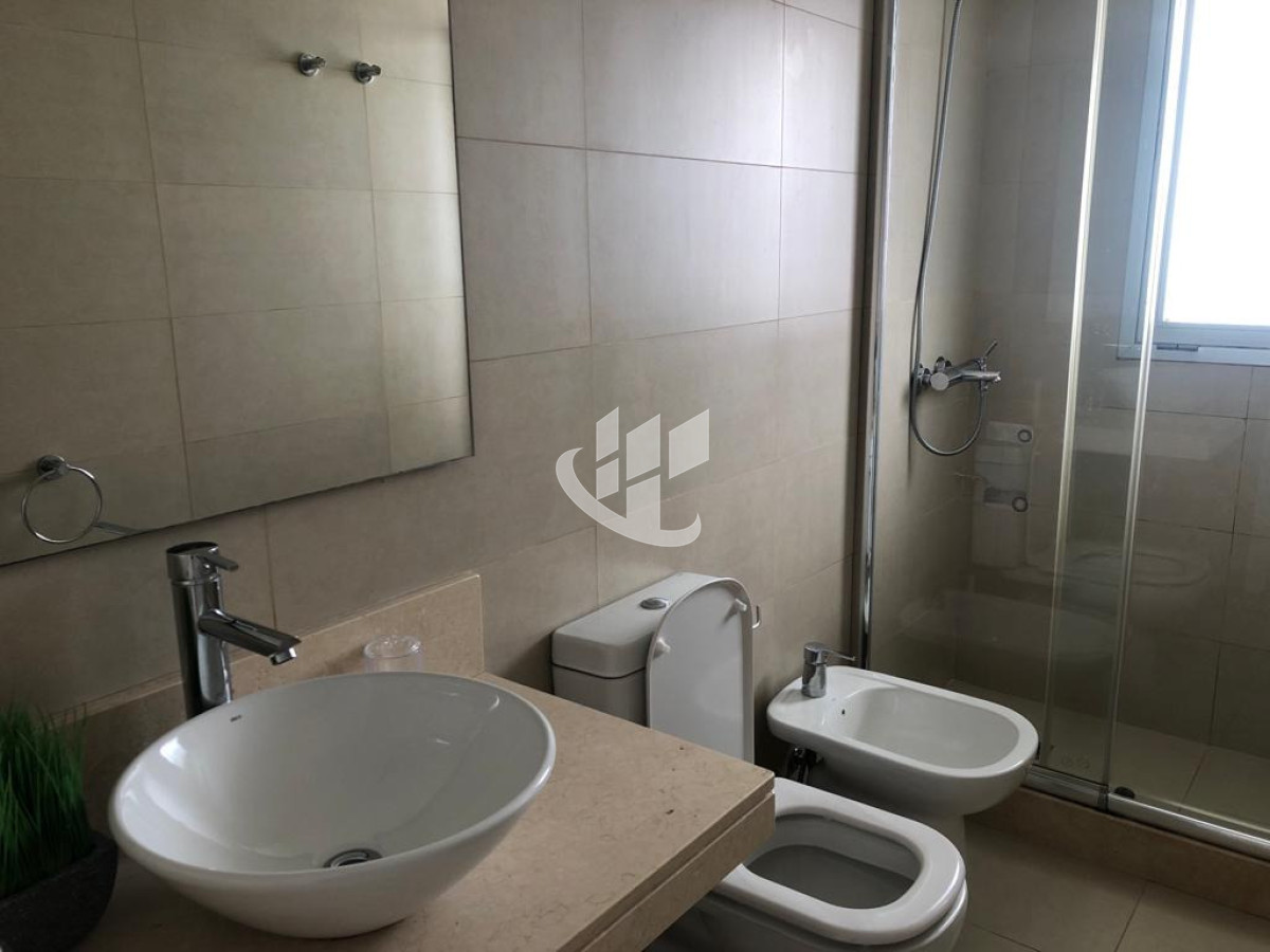 Apartamento ID.2500 - PUNTA DEL ESTE AIDY GRILL APTO DE 2 DORMITORIOS 2 BAÑOS BALCON CON PARRILLERO GARAGE