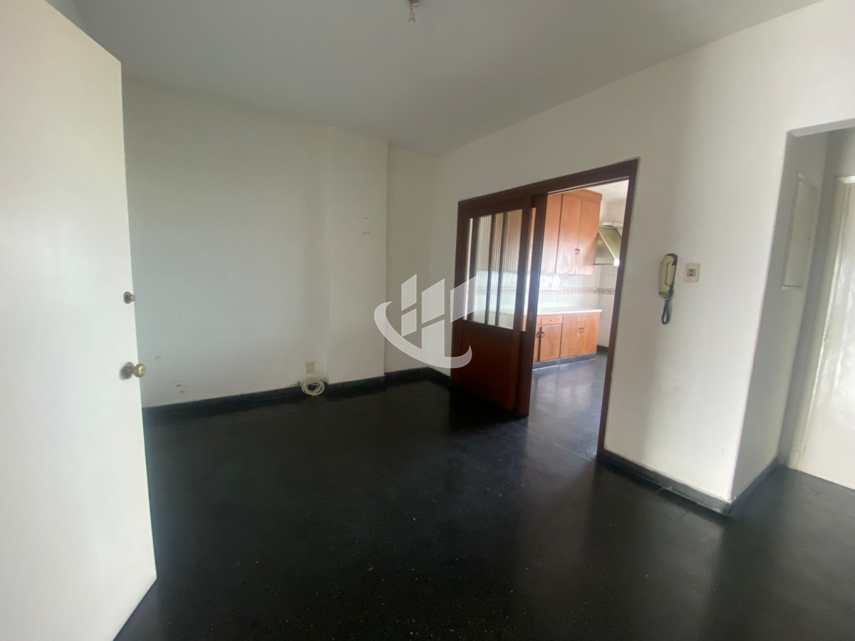 Apartamento ID.1860 - APARTAMENTO DE CATEGORIA 3 DORMITORIOS 2 BAÑOS  Y SERVICIO GARAJE SOBRE 18 DE JULIO
