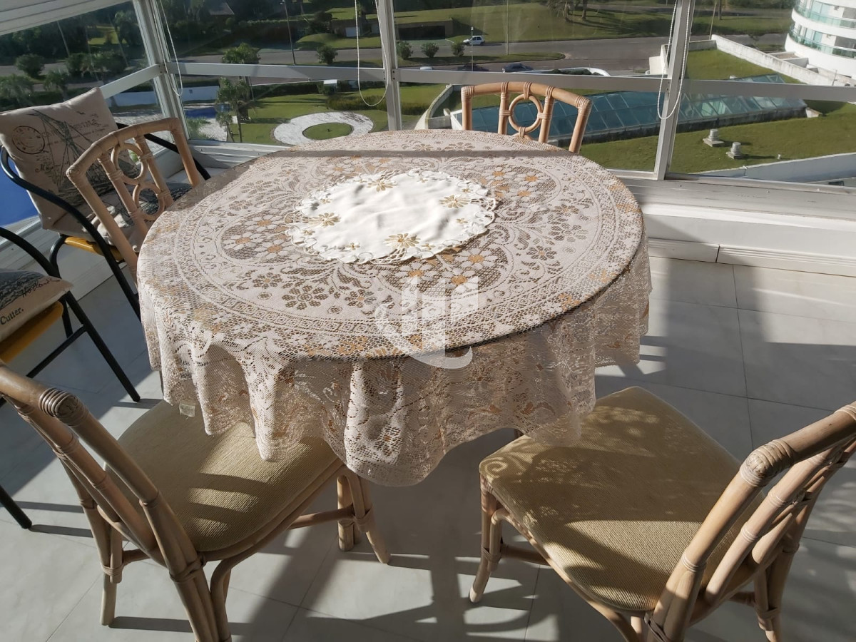 Apartamento ID.692 - Venta, apartamento, 2 dormitorios y dep, con vista, Lincoln Center, Playa Mansa, Punta del Este