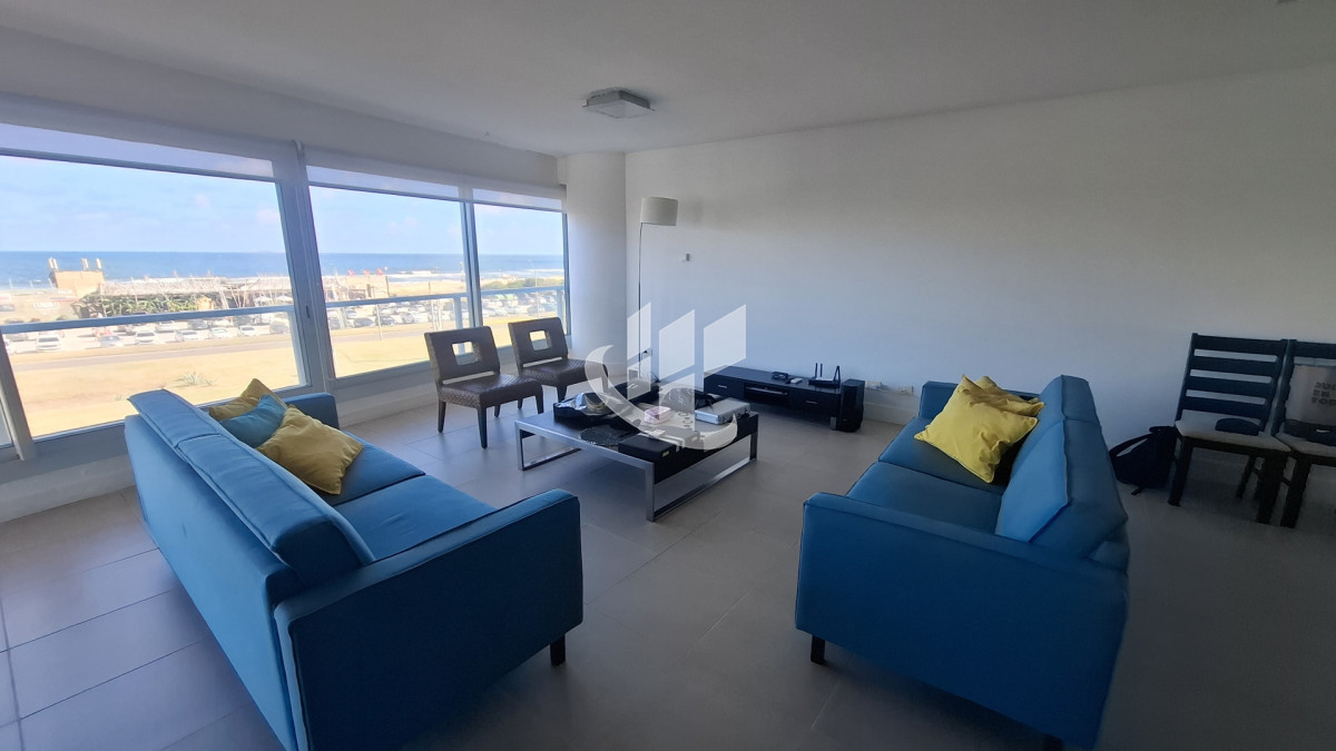 Apartamento ID.2434 - Alquiler invernal, 3 dormitorios y dependencia, Brava, Primera linea, Punta del Este