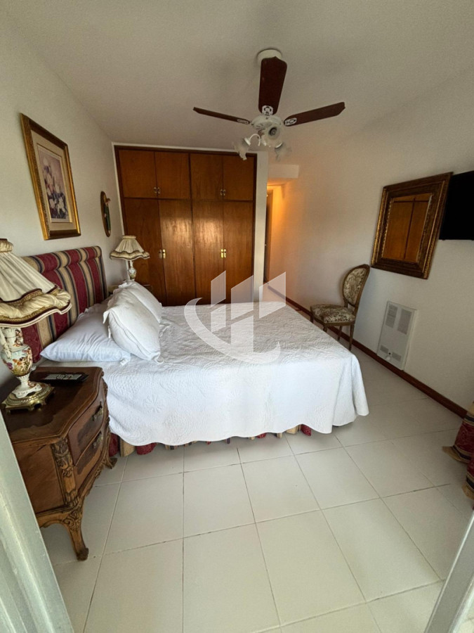 Apartamento ID.2453 - PUNTA DEL ESTE CHIVERTA APTO CON SERVICIOS DE 3 DORMITORIOS EN SUITE, GARAGE , DEP DE SERCVICIO