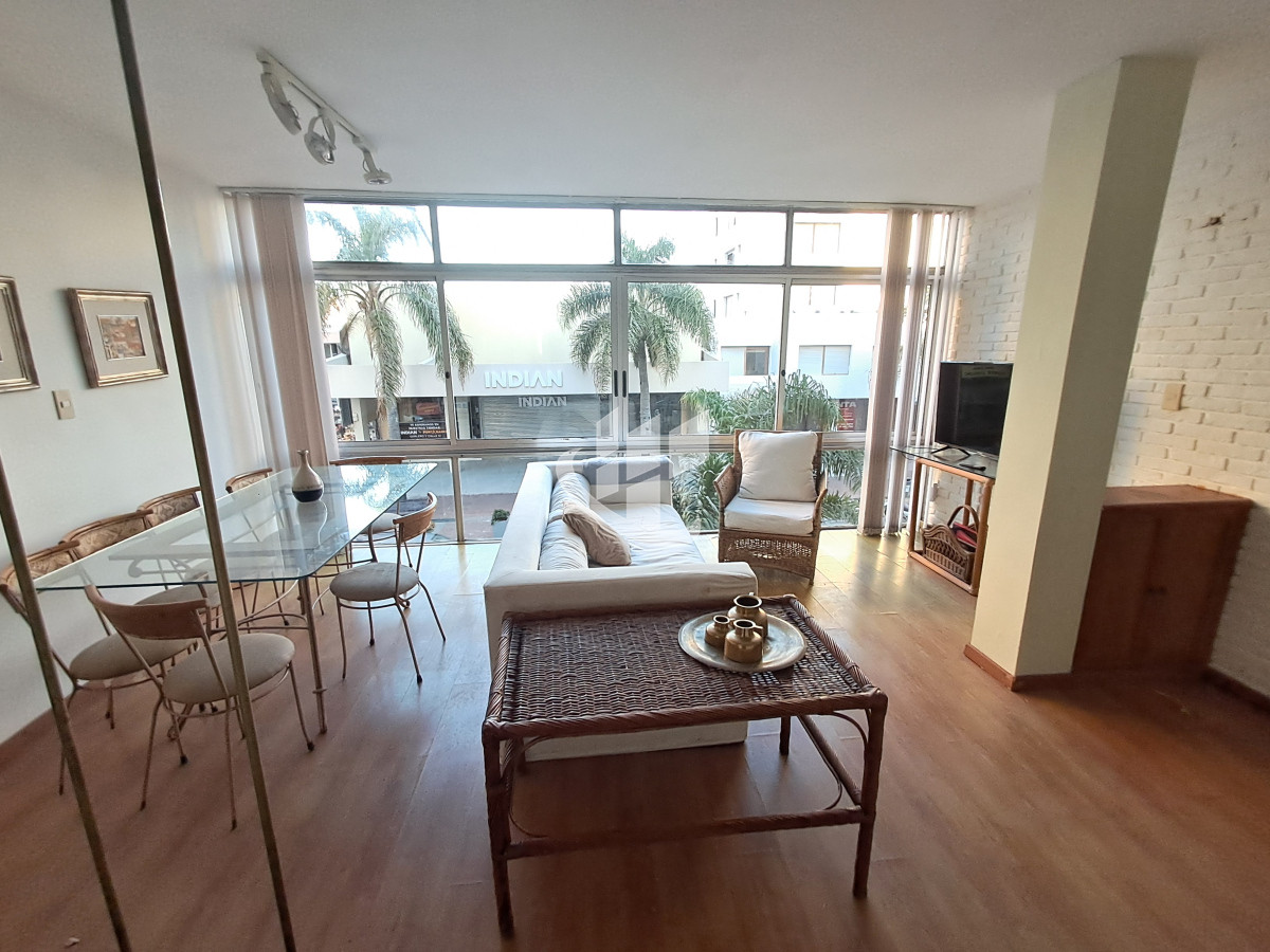 Apartamento ID.1787 - PUNTA DEL ESTE PENINSULA DUPLEX DE 4 DORMITORIOS Y AZOTEA EN VENTA