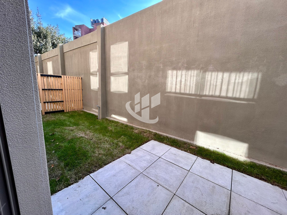 Apartamento ID.2045 - Venta Apartamento 2 dormitorios con Patio, La Blanqueada, Parque Batlle