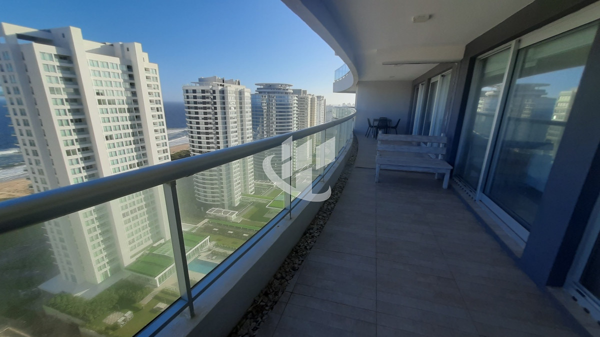 Apartamento ID.918 - Alquiler Temporada, 2 dormitorios, piso alto, vista al mar, Brava, Punta del Este