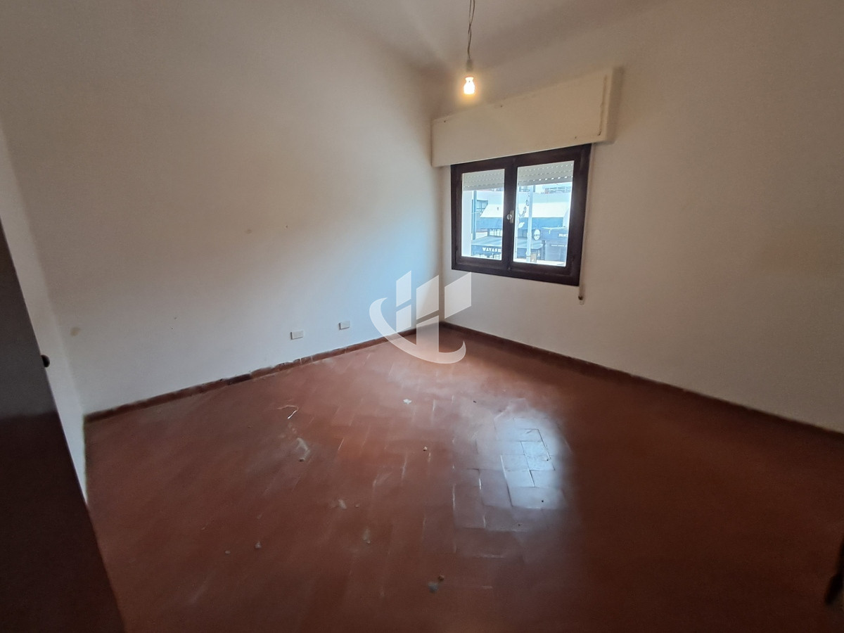 Apartamento ID.1494 - PUNTA DEL ESTE PENINSULA APARTAMENTO DE 3 DORMITORIOS Y DEPENDENCIA EN VENTA