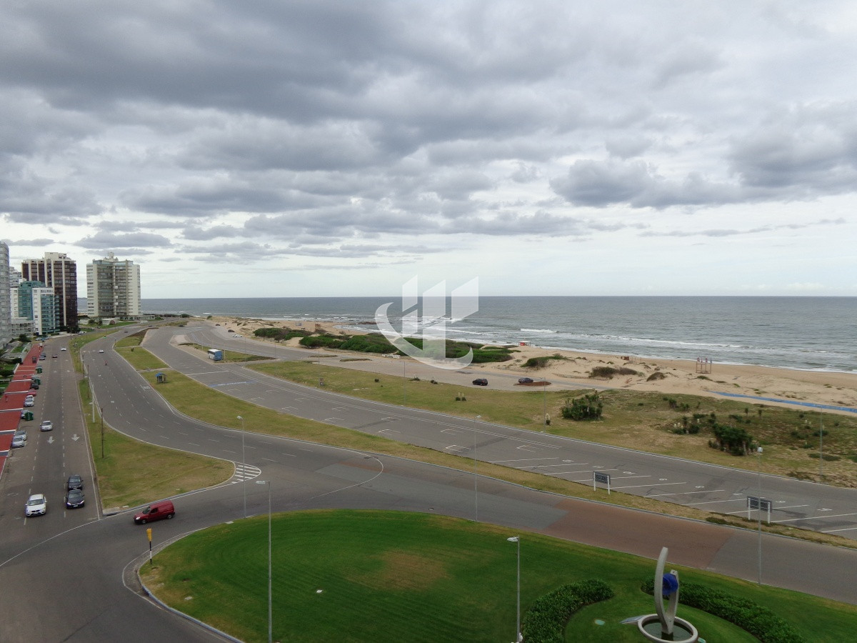 Apartamento ID.1400 - PUNTA DEL ESTE IMPERIALE FRENTE AL MAR! 3 DORMITORIOS 