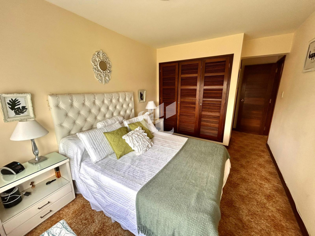 Apartamento ID.2408 - Alquiler Temporal 2 dormitorios Primera Linea Playa Mansa, Punta Del Este