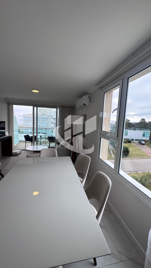 Apartamento ID.2031 - Alquiler Temporal, 2 dormitorios, parrillero propio, 1era linea, Mansa, Punta del Este