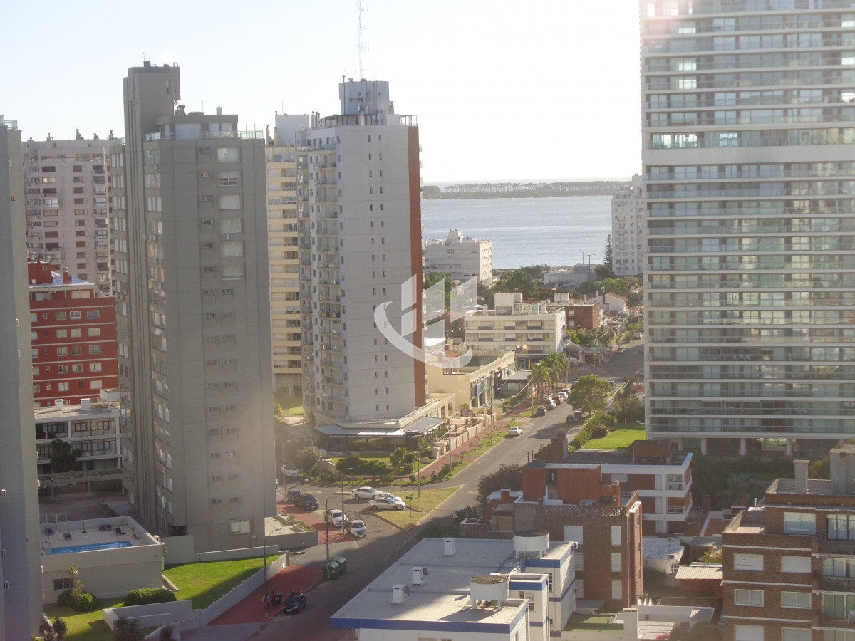 Apartamento ID.1404 - PUNTA DEL ESTE APARTAMENTO 2 DORMITORIOS EDIFICIO CON SERVICIOS