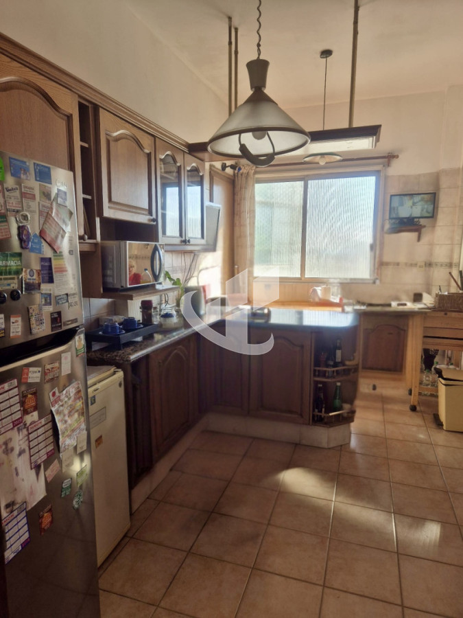 Apartamento ID.2248 - Apartamento en venta de 3 dormitorios, 2 baños y garaje en Tres Cruces