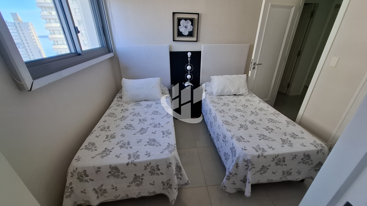 Apartamento ID.2039 - Venta apartamento 3 suites y dependencia completa, primera línea Brava, Punta del Este