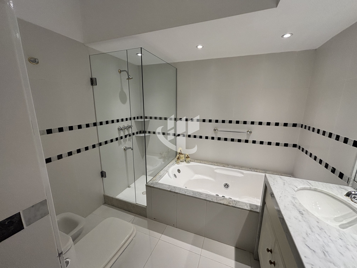 Apartamento ID.2280 - PUNTA DEL ESTE - PLAYA BRAVA - APARTAMENTO 4 DORMITORIOS - VENTA 