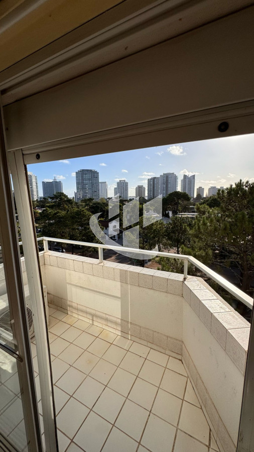 Apartamento ID.1724 - Alquiler  Anual.
