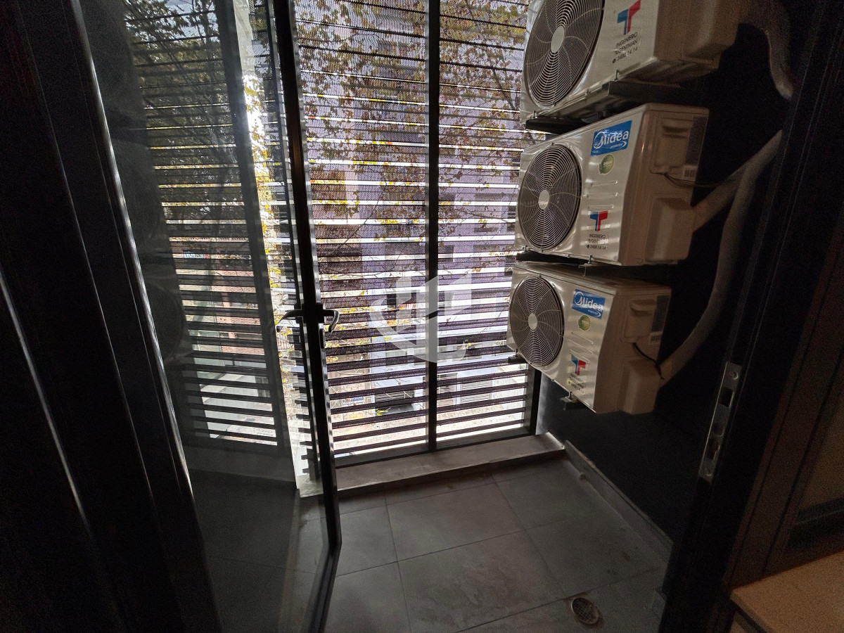Apartamento ID.1896 - Venta de apartamento de 2 dormitorios con garage en Centro, Montevideo