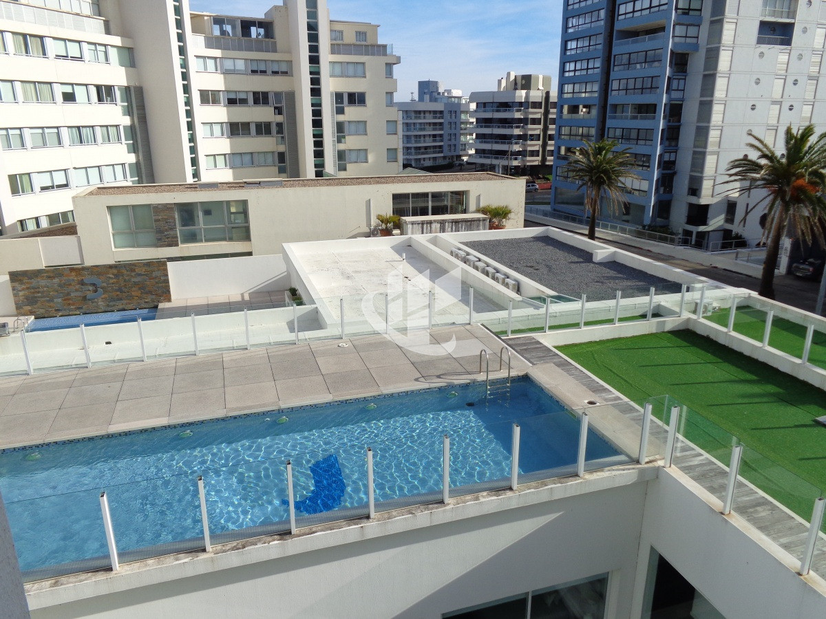 Apartamento ID.2335 - PUNTA DEL ESTE PENINSULA EDIFICIO MODERNO CON AMENITIES 2 DORMITORIOS 2 BAÑOS GARAGE