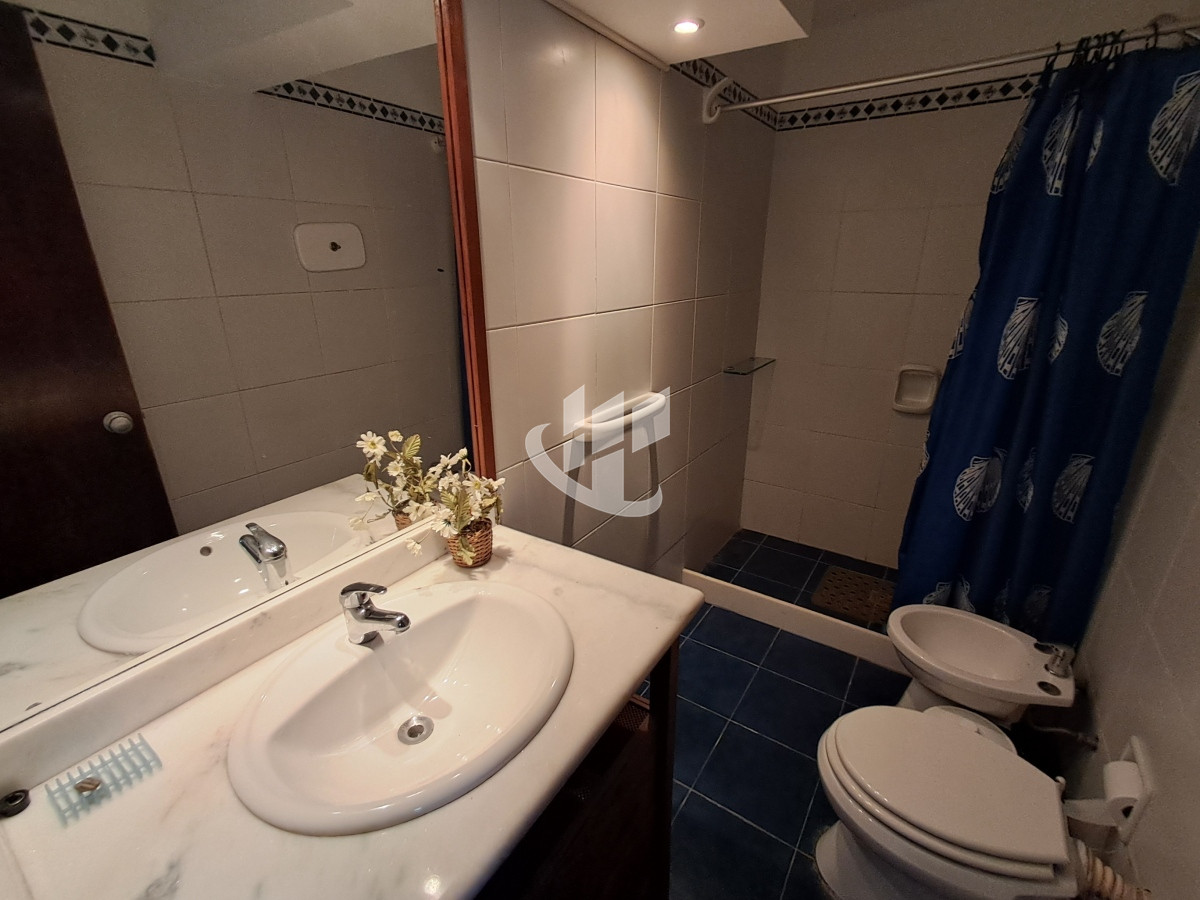 Apartamento ID.1494 - PUNTA DEL ESTE PENINSULA APARTAMENTO DE 3 DORMITORIOS Y DEPENDENCIA EN VENTA