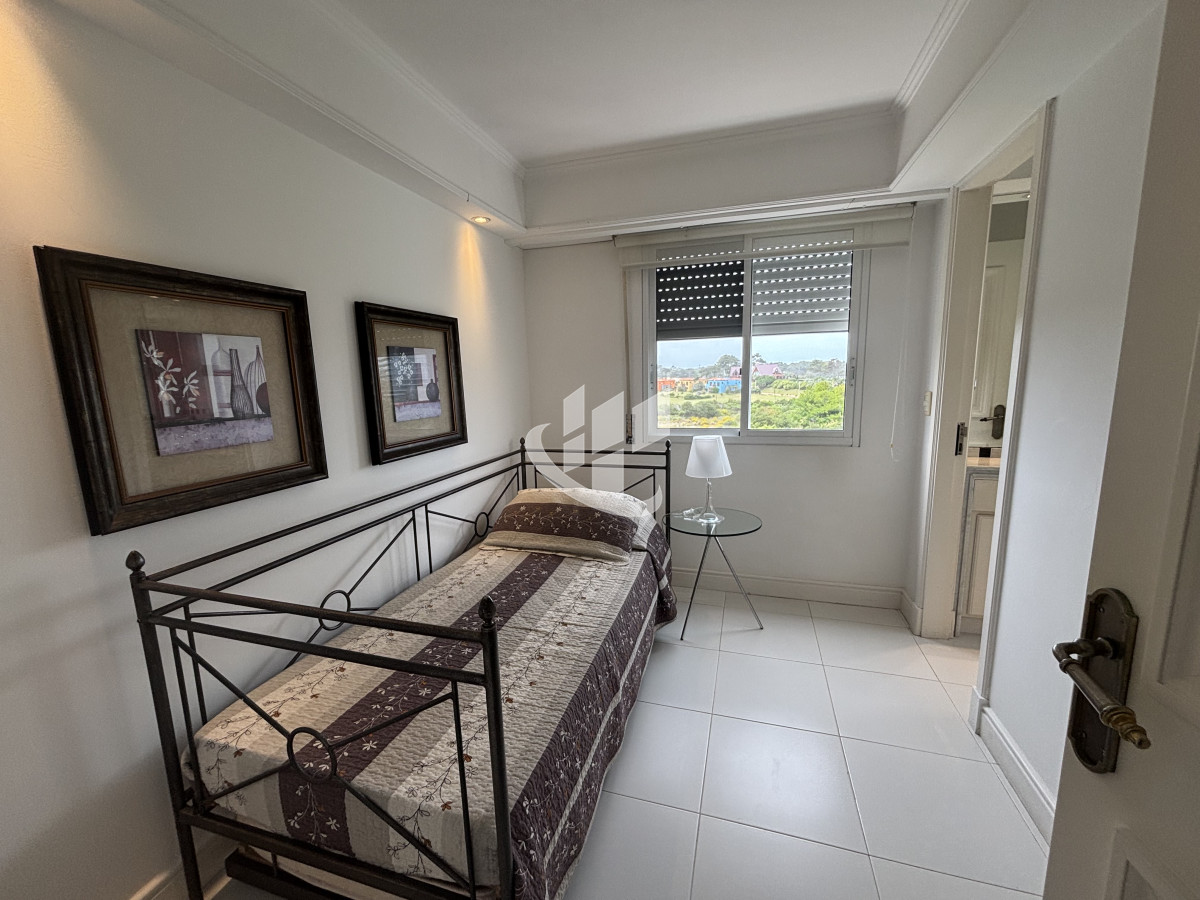 Apartamento ID.2280 - PUNTA DEL ESTE - PLAYA BRAVA - APARTAMENTO 4 DORMITORIOS - VENTA 