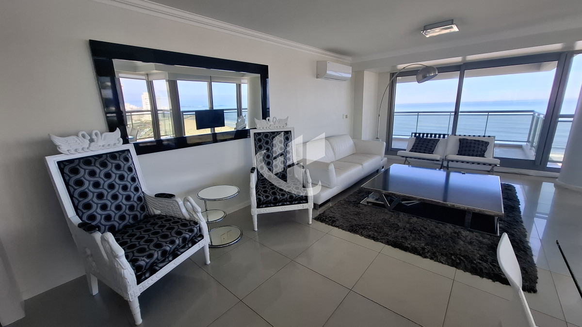 Apartamento ID.2039 - Venta apartamento 3 suites y dependencia completa, primera línea Brava, Punta del Este
