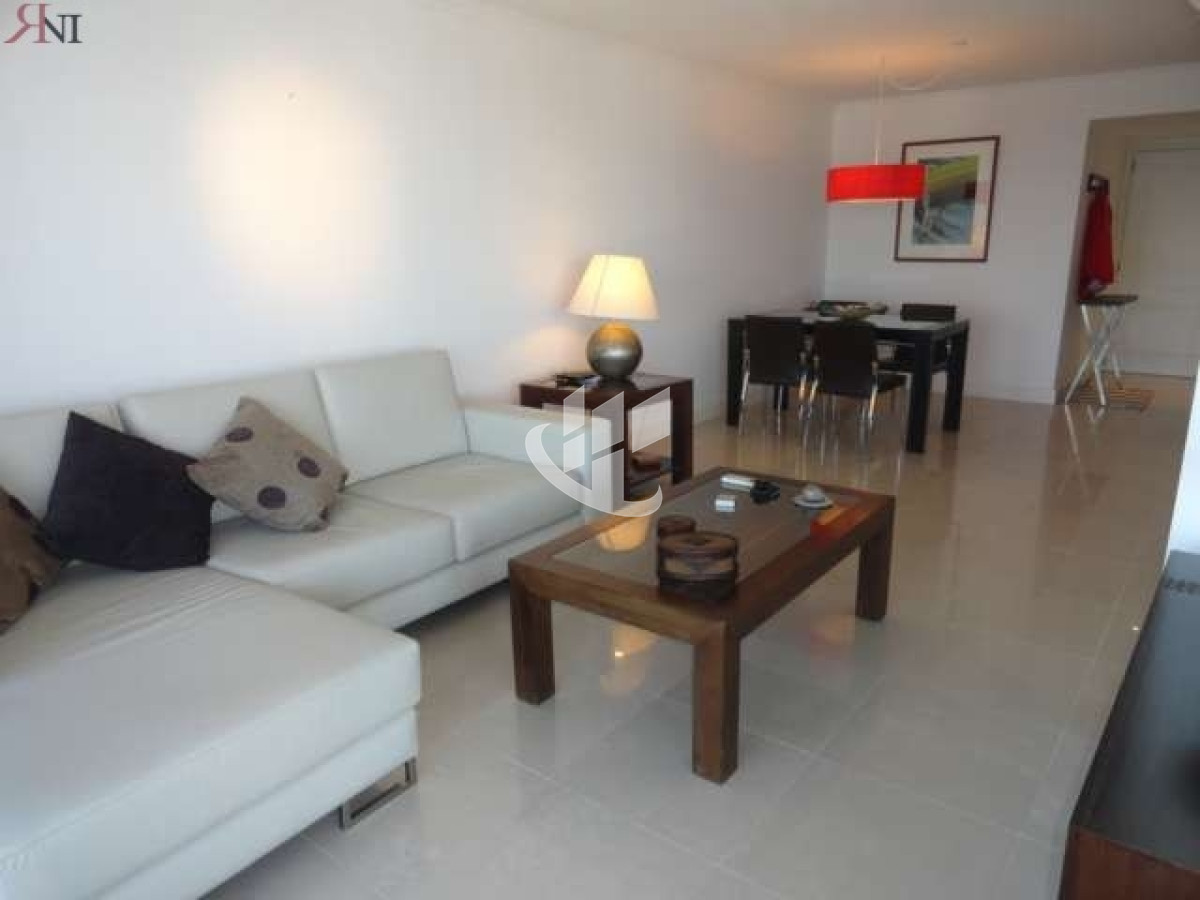 Apartamento ID.255 - Apartamento en alquiler temporal, 2 dormitorios en suite, Lido, Punta del Este