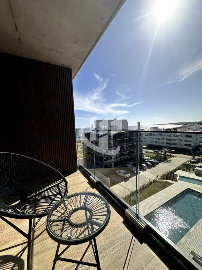 Apartamento ID.2238 - Venta apartamento, 1 dormitorio, 1era linea de mar, Playa Mansa, Punta del Este