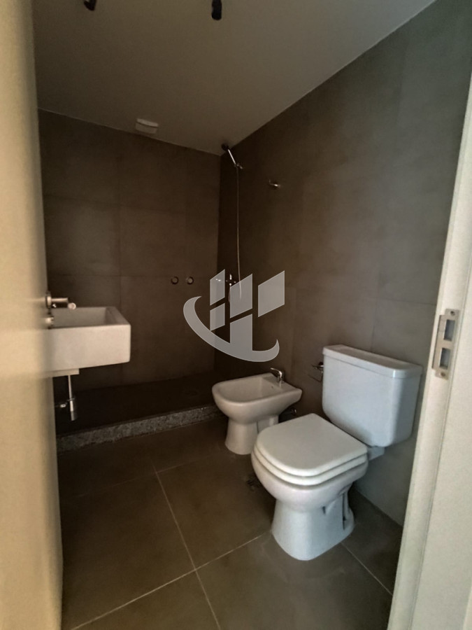Apartamento ID.2253 - Apartamento En Venta En Barrio Sur Con Balcón A ESTRENAR