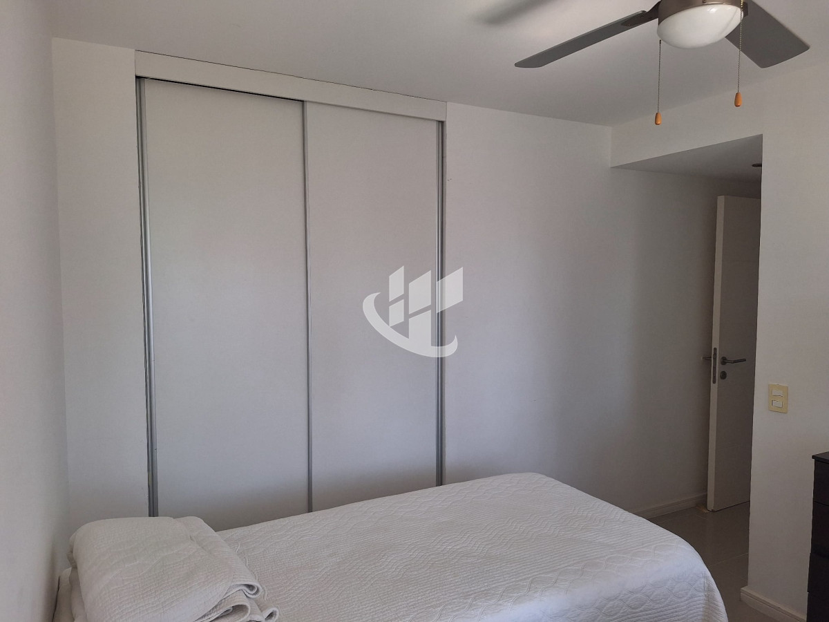 Apartamento ID.1405 - PUNTA DEL ESTE A METROS DE LA BRAVA 2 DORMITORIOS 2 BAÑOS GARAGE EN VENTA