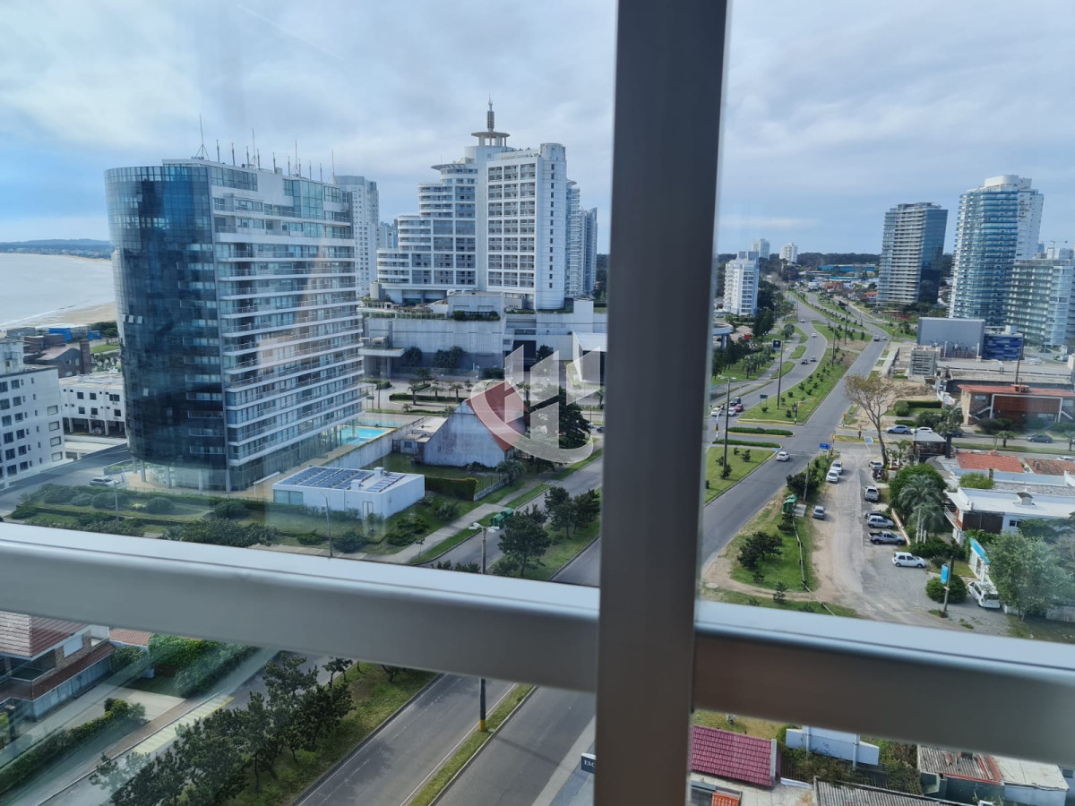 Apartamento ID.2013 - PUNTA DEL ESTE MANSA APTO 3 SUITES BALCON CON PARRILLERO EXCELENTE VISTA Y AMENITIES!