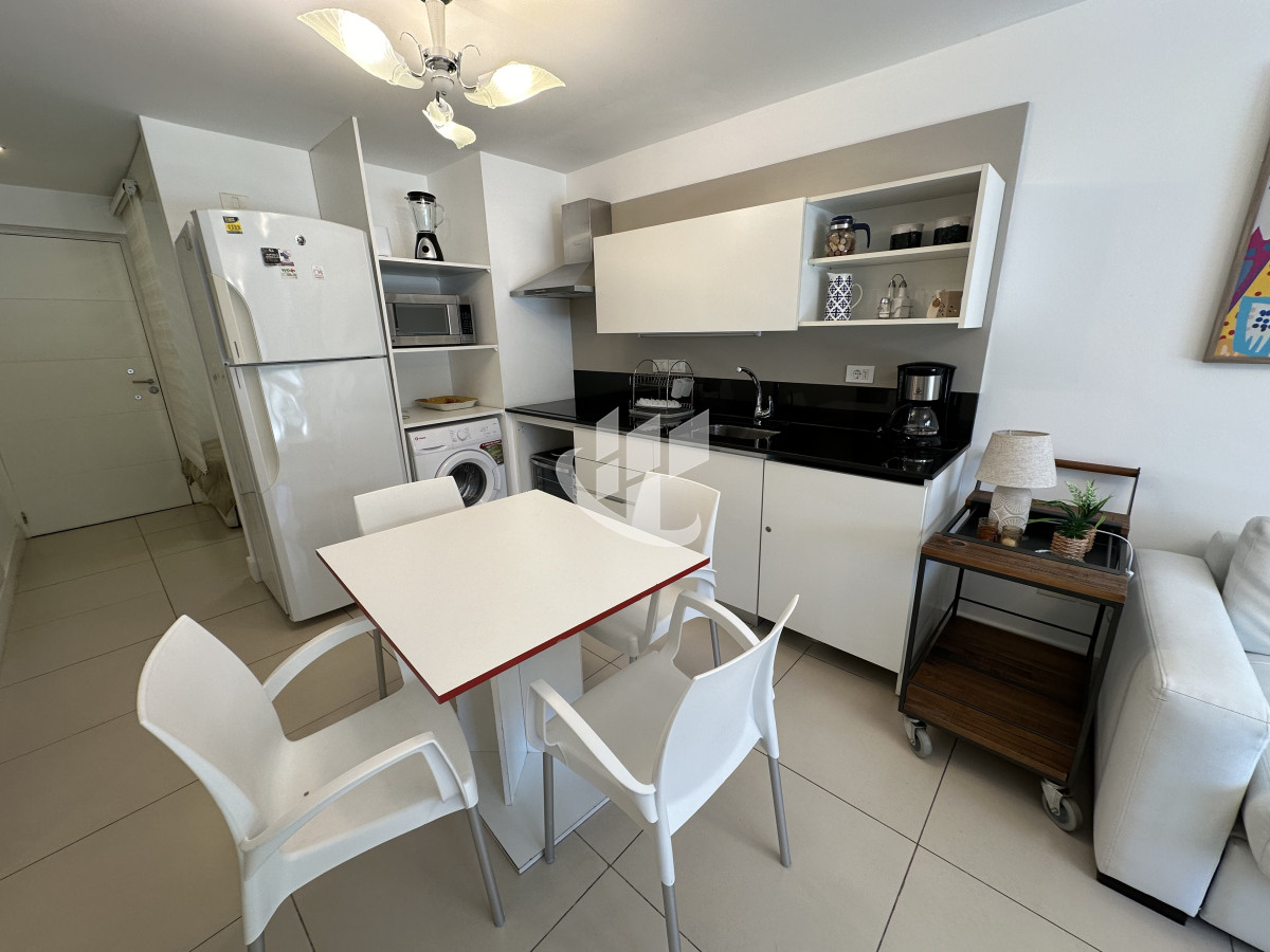 Apartamento ID.1964 - En venta y alquiler anual apartamento de 1 y medio dormitorios en Punta del Este 