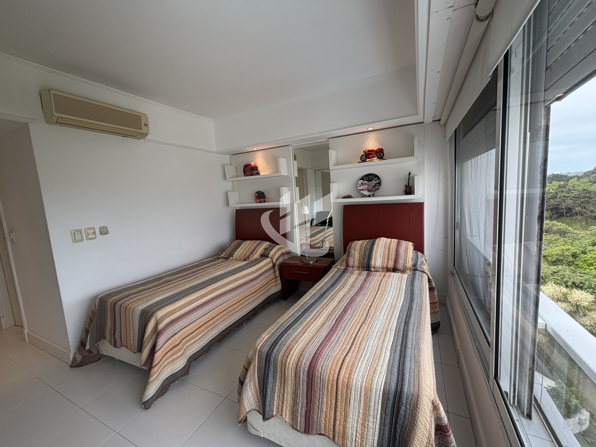 Apartamento ID.2280 - PUNTA DEL ESTE - PLAYA BRAVA - APARTAMENTO 4 DORMITORIOS - VENTA 
