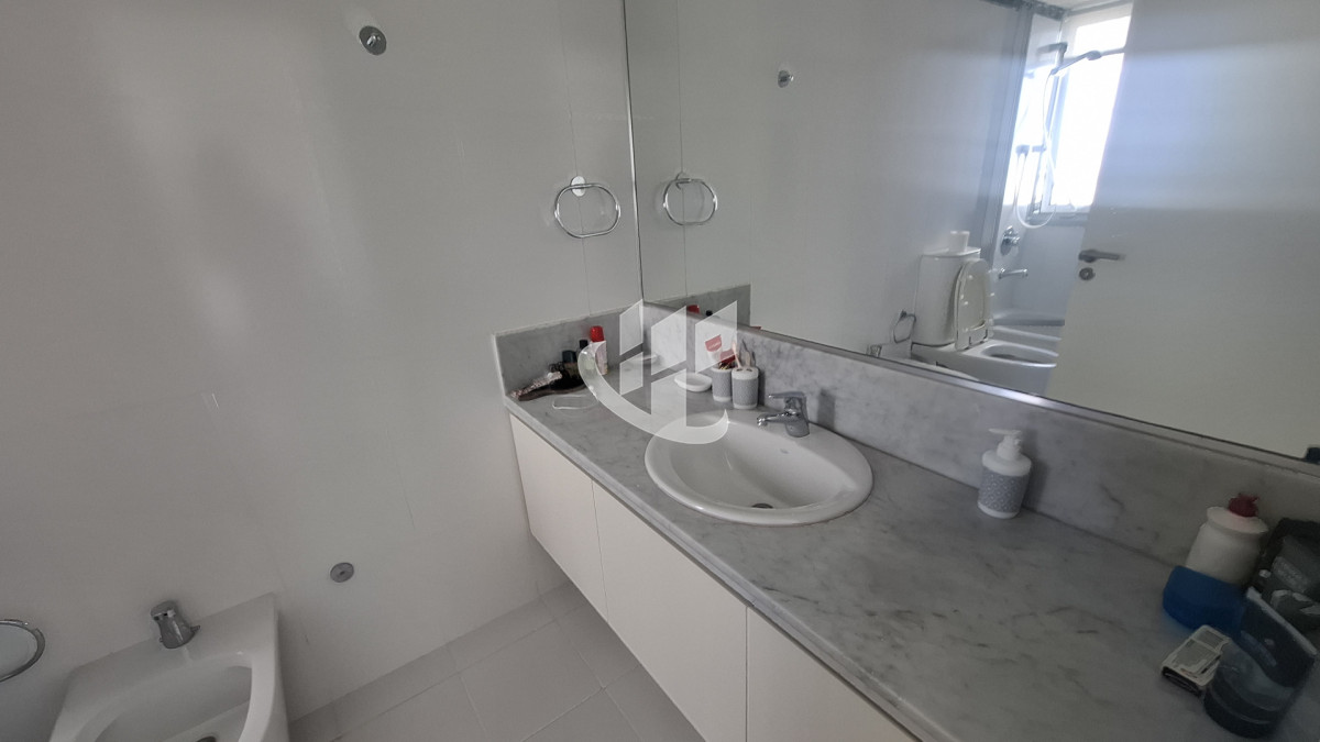 Apartamento ID.2434 - Alquiler invernal, 3 dormitorios y dependencia, Brava, Primera linea, Punta del Este