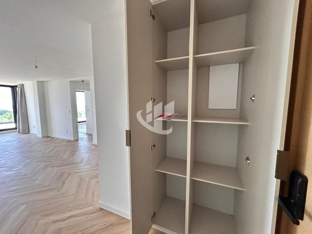 Apartamento ID.2258 - Alquiler 2 Dormitorios Barra de Carrasco, Garaje, Piscina, Frente a la Rambla