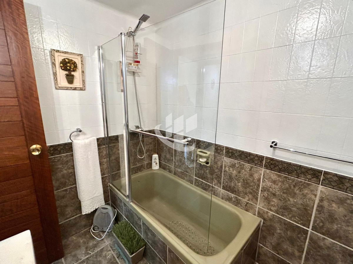 Apartamento ID.2408 - Alquiler Temporal 2 dormitorios Primera Linea Playa Mansa, Punta Del Este