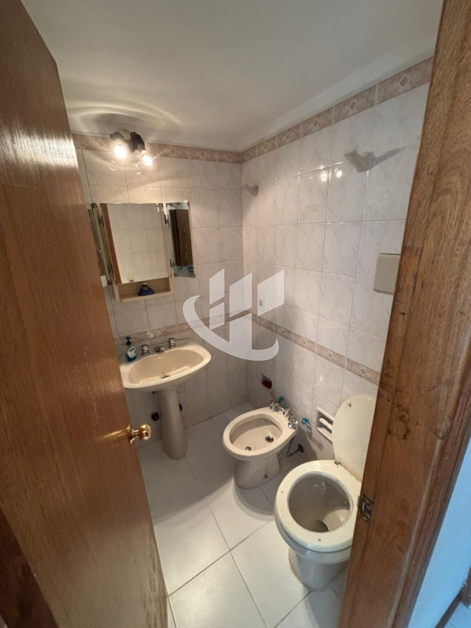 Apartamento ID.2453 - PUNTA DEL ESTE CHIVERTA APTO CON SERVICIOS DE 3 DORMITORIOS EN SUITE, GARAGE , DEP DE SERCVICIO