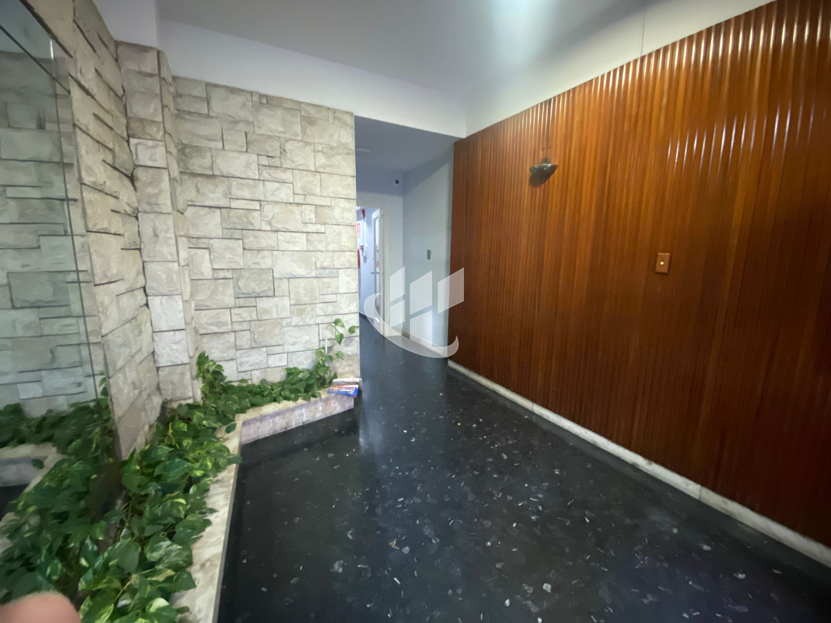 Apartamento ID.1854 - APARTAMENTO EN VENTA CORDON 2 DORMITORIOS Y SERVICIO.