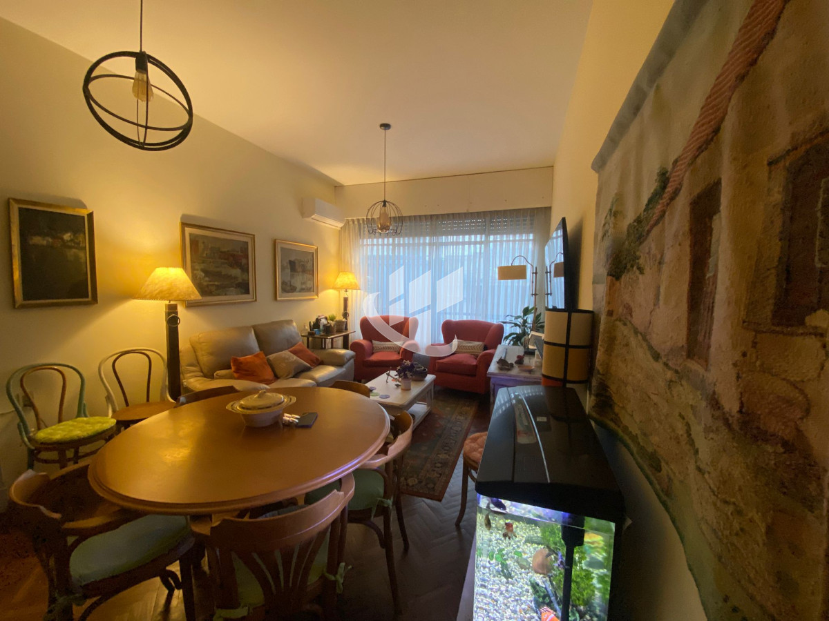 Apartamento ID.1854 - APARTAMENTO EN VENTA CORDON 2 DORMITORIOS Y SERVICIO.