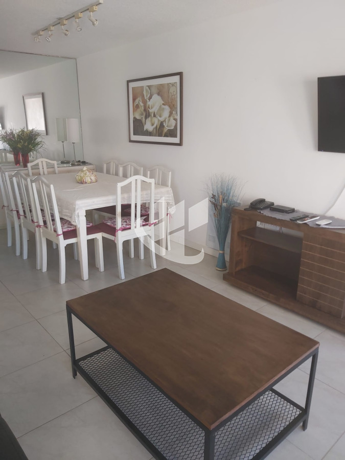 Apartamento ID.692 - Venta, apartamento, 2 dormitorios y dep, con vista, Lincoln Center, Playa Mansa, Punta del Este